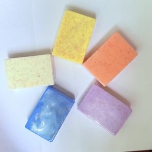 Jabón Artesanal de Aceite Esencial para el Cuidado Suave de la Piel con Extracto Natural de Avena para Baño Diario Corporal y Facial - Product Image 4
