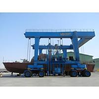 Grue de levage hydraulique marine portable de 30 à 200 tonnes avec moteur et roulement, hauteur de levage de 25 m pour yacht et utilisation en quai