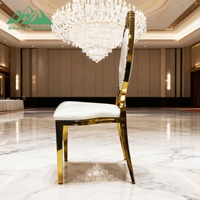 Chaise de banquet d'hôtel européenne de luxe, chaise de salle à manger avec dossier plaqué or et rembourrage doux pour salle de réception de mariage