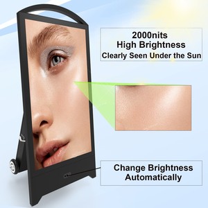 Display LCD per Segnaletica Digitale da Esterno 43 Pollici IP65 Impermeabile, Alimentato a Batteria, 1800 Nits Alta Luminosità, Supporto Animazioni - Product Image 4