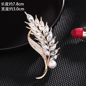 Elegante Broche de Espiga Chapado en Oro con Cristales de Estrás, Pin de Aleación para Mujer, Joyería de Moda Diaria, Regalo para Bodas y Fiestas - Product Image 4