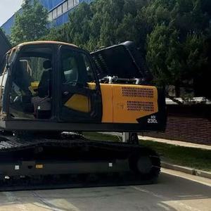 Excavatrice sur chenilles Hyundai HX230L d'occasion, 23 tonnes, moteur Cummins B7, godet de 1,2 m³ avec ligne de brise-roche standard pour travaux miniers intensifs - Product Image 3