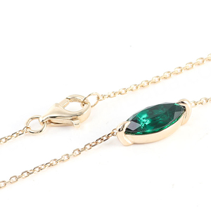 Collier pendentif en or jaune massif 14 carats avec émeraude de laboratoire, style vintage élégant, coupe marquise, émeraude de laboratoire zambienne - Product Image 2