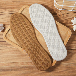 แผ่นรองรองเท้ากีฬาแบบนุ่มพิเศษ ป้องกันแบคทีเรีย ระบายอากาศได้ดี เหมาะสำหรับฤดูร้อน สำหรับทั้งชายและหญิง พร้อมคุณสมบัติระงับกลิ่นกายและซึมซับเหงื่ออย่างสบาย - Product Image 4