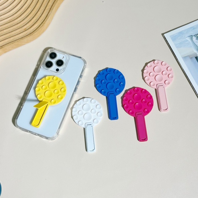 Hot Selling Back Adhesive Support Silicone Suction Cup Mobile Phone Holder Universal Folding Holder Magnetic Suction Holder