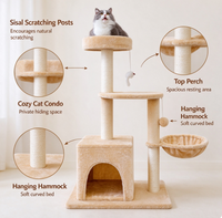 Arbre à chat classique avec plateforme de saut en beige brun, tour d'escalade multi-niveaux pour chats d'intérieur avec poteaux à gratter