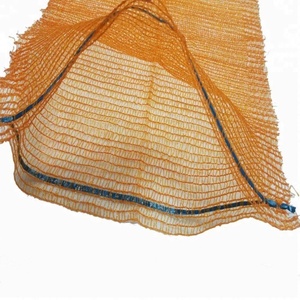 Sacs en <span class=keywords><strong>filet</strong></span> Raschel rouges et verts durables de 21*32 pouces (50 lb) en PE recyclable pour l'emballage du <span class=keywords><strong>bois</strong></span> de <span class=keywords><strong>chauffage</strong></span>, des oignons et de l'ail – Nouveau design - Product Image 5