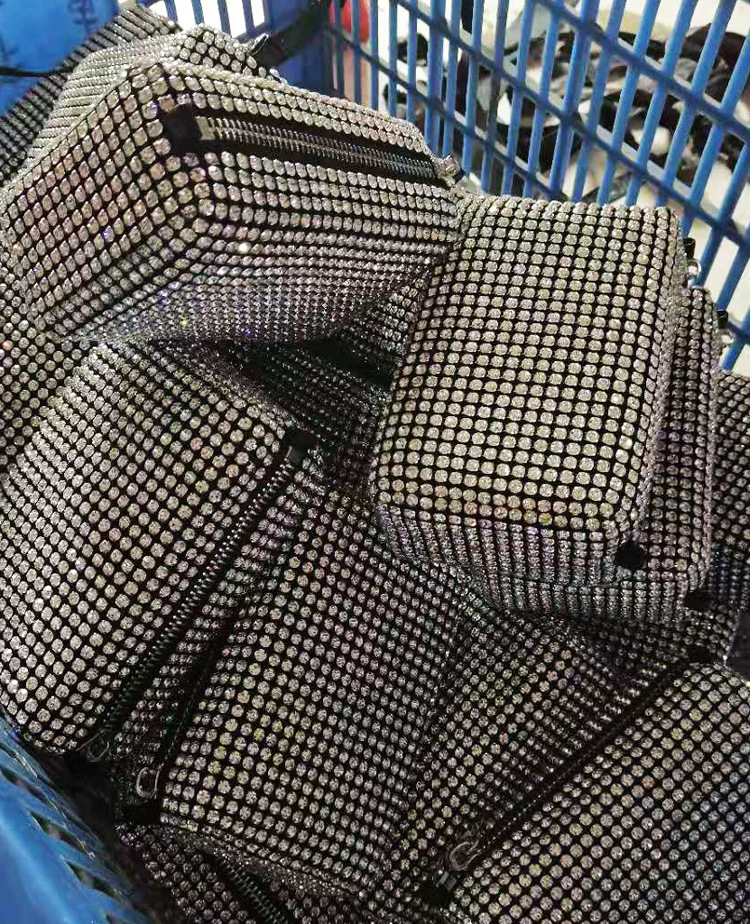 Factory AW diamond bag spring 2022 full diamond bag hand bill of lading shoulder slant cell phone armpit bag