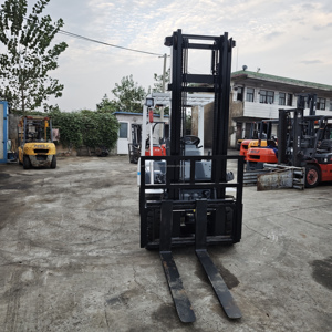 Good Condition Secondhand TCM Mini Forklift 3 Ton <b>Used</b> Forklift EPA CE Diesel Engine 2022 Model 1 Year Warranty Japan Brand - Product Image 4