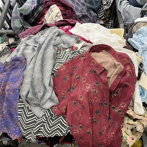 Blusas de Seda de Segunda Mano de Moda Antigua para Mujer, Venta Caliente de Fábrica, Premium, Baratas, al por Mayor, Lote de 100 kg, Ropa Usada Mixta para Exportación - Product Image 1