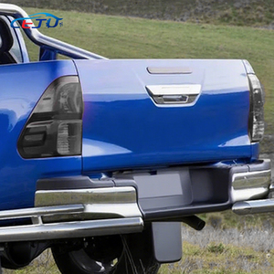 Capuchons de couvercles de lampe de frein arrière de feu arrière de voiture ABS noirci pour Toyota TruckMasters OX Hilux Revo Rocco SR5 AN110 120 130 2016-2020 - Product Image 1