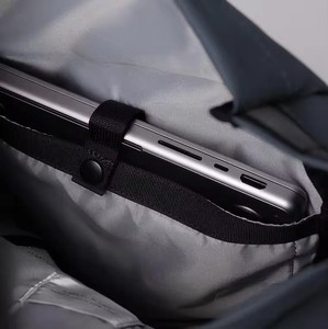 Nieuwe stijlvolle op maat gemaakte externe frame roll-top laptoptas met ritssluiting, waterdicht polyester, voor unisex gebruik - Product Image 5