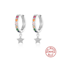 Glowluxe Boucles d'oreilles créoles Huggie étoile en zircone cubique arc-en-ciel, plaqué or, argent sterling 925, bijoux en gros