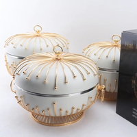 Réchauds de buffet pour fêtes familiales 3.5L 4.5L 5.5L, avec couvercles décoratifs en cage géométrique dorée, Trio de réchauds de service pour événements sociaux