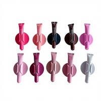 Nouvelle conception d'autocollant mignon pour iPhone, étui pour brillant à lèvres, porte-rouge à lèvres, étui pour téléphone pour iPhone 15 16, support de téléphone