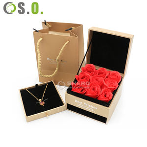 Caja de Regalo de Joyería Negra con Flores y Rosas para el Día de San Valentín, para Aretes y Collares - Product Image 2