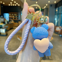 Nouveau porte-clés ours en résine mignon, pendentif de haute qualité pour voiture et sac à dos, décoration de sac tendance pour couple, petit cadeau