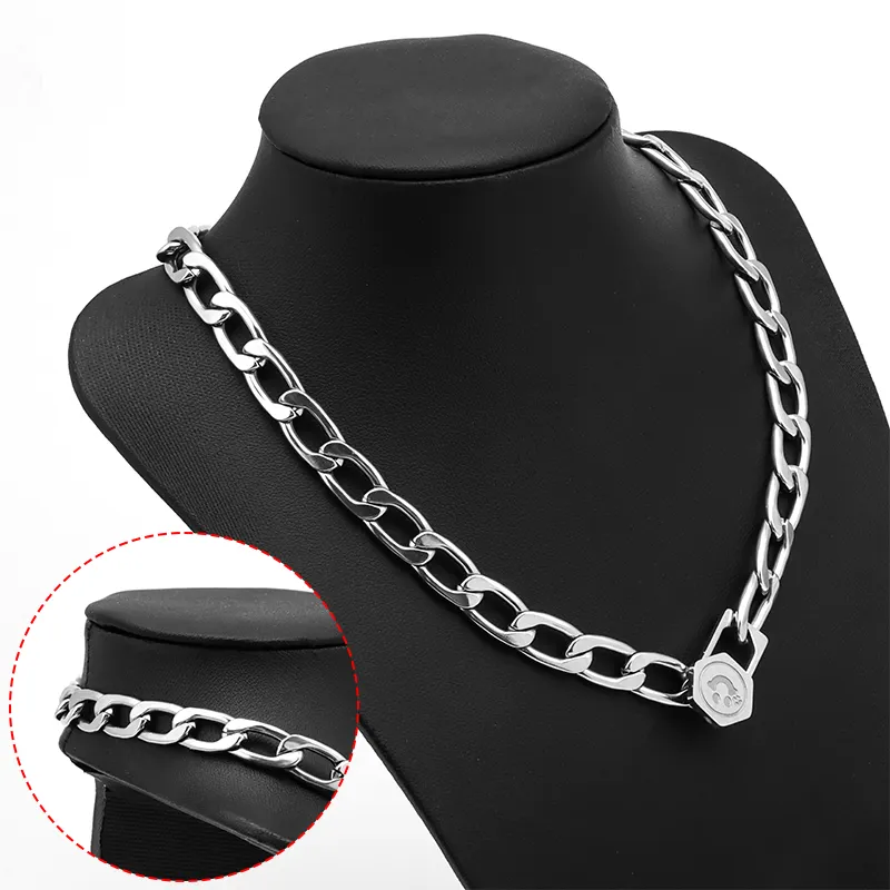 Manufaktur modis kepribadian Stainless Steel 18k liontin wajah tersenyum perhiasan tahan air tahan air untuk kalung wanita