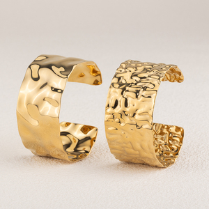 Brazaletes Chunky Abiertos Chapados en Oro de 18K PVD en Acero Inoxidable, Juego de Pulseras Martilladas con Pavé para Mujer - Product Image 4