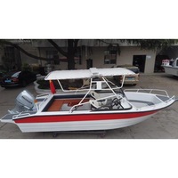 Bateau à moteur en alliage d'aluminium pour 6-8 passagers, avec garde-corps en EVA, idéal pour la pêche, les sports nautiques et la navigation fluviale.