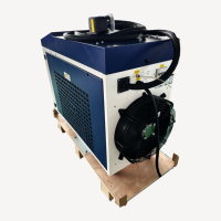 Machine de préparation de surface au laser portative de 500 W pour l'élimination des couches de rouille et des contaminations