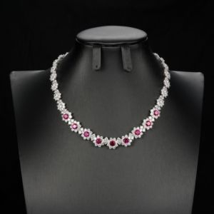 Collier en argent 925 avec rubis cultivés, idéal pour la mode, le quotidien, les fêtes et les festivals – Un excellent cadeau pour les femmes - Product Image 1