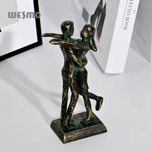 Couple Art Résine Artisanat amoureux Figurine Anniversaire Jour cadeau Statue Rétro Romantique Ornement