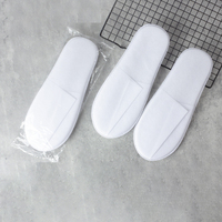 Livraison rapide, pantoufles non tissées à bout fermé, blanches et grises, bon marché, par machine