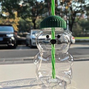 D5144 Copos de Plástico em Forma de Urso de Pelúcia com Design Clássico, Copos de Café e Suco para Uso em Restaurantes - Product Image 2