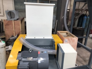 Granulateur-déchiqueteur de plastique à vendre, machine à granuler et déchiqueter les sangles plastiques - Product Image 3
