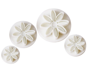 HY 4pcs Daisy Flower Plongeur Cutters Fondant Cookie Cutters Sugarcraft Gâteau Décoration Outils - Product Image 1