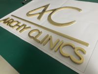 Lettres métalliques 3D personnalisées électroplaquées, logo rétroéclairé en laiton pour entreprises publicitaires et murs de cliniques et de magasins