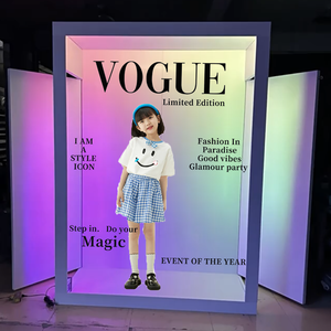 Cabine photo magazine avec effets de filtre activés par la voix - Expérience interactive avec des réponses sonores personnalisées et des photos - Product Image 2