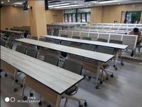Table pliante contemporaine en aluminium avec roulettes, réponse rapide 24h, pour formation scolaire, grande salle de conférence et réunions combinées