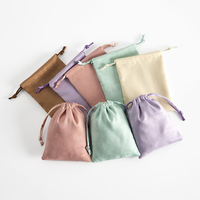 Pochettes en velours, sacs cadeaux, sacs à cordon en satin, petites pochettes, pochettes en satin soyeux, sacs de rangement pour bijoux, pochettes douces pour ranger les bagues