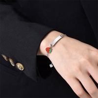Yiwu Aceon elemen buah lucu baja tahan karat merah hijau Enamel stroberi sisi pesona pribadi anak gelang ID Bar