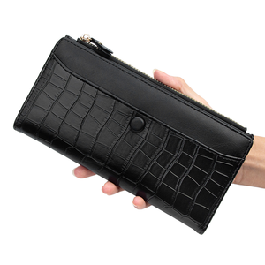 กระเป๋าคลัทช์กันน้ำ PVC แบบเปิดยาวสำหรับผู้หญิง ดีไซน์ใหม่ โปรโมชั่น OEM แฟชั่น พร้อมซับในโพลีเอสเตอร์ - Product Image 1