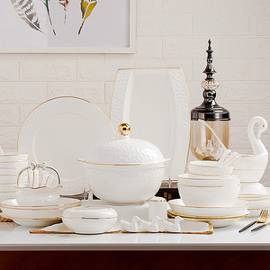 ชุดเครื่องครัวเซรามิกโบนไชน่าคุณภาพสูง ทนความร้อนสูง สไตล์นอร์ดิก หรูหราแบบยุโรป เหมาะสำหรับงานแต่งงาน ของขวัญ - Product Image 1