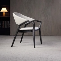 Chaise de salle à manger italienne minimaliste en bois massif avec accoudoirs Design moderne et simple pour la maison, la cuisine et le mobilier de bureau