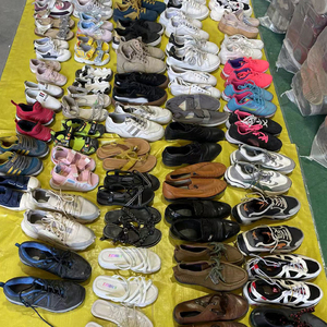Chaussures <span class=keywords><strong>de</strong></span> football d'occasion en vrac chaussures <span class=keywords><strong>de</strong></span> ballon <span class=keywords><strong>de</strong></span> football <span class=keywords><strong>de</strong></span> marque usagées pour hommes en Chine - Product Image 4