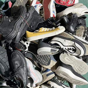 P01 Saldi di Liquidazione di Fabbrica: Scarpe Usate Miste da Uomo e Donna, Comode, in Lotto per la Rivendita nel Mercato Africano - Product Image 4