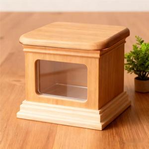 Урна для праха питомца квадратной формы с шиповым соединением, с отпечатком лапы, в брокадной коробке, деревянный мемориальный ящик - Product Image 2