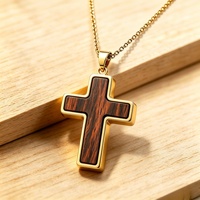 Pendentif croix en bois naturel en acier inoxydable de qualité chirurgicale personnalisé, bijoux chrétiens pour hommes, hypoallergénique, placage PVD, fabricant