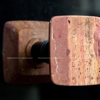 Poignée en pierre naturelle brute de travertin rouge, sculptée à la main, pour armoires sur mesure haut de gamme et menuiserie de villa