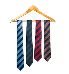Cravate classique Offre Spéciale pour hommes Cravate en polyester de soie Cravates à rayures formelles personnalisées Cravate pour hommes en jacquard rayé