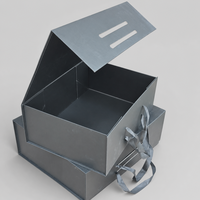 Boîte cadeau magnétique noire mate avec poignée en ruban pour l'électronique, carton gris, logo personnalisé, OEM, ODM, vente en gros d'usine