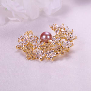 Wholesale High-End Fashionable Women's <b>Brooches</b> Rhinestone Scarf Anti-Glare Buckles Chest Flower <b>Pins</b> Freshwater Pearl - Product Image 1