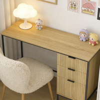 Bureau d'ordinateur élégant et minimaliste avec tiroirs à cadre métallique pour espace de travail, bureau et espaces d'étude