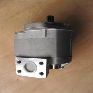 Leichte Aluminiumlegierung 705-11-33011 Zahnrad-Dosierpumpe mit Boost-Funktion für Radlader der WA120-3 Serie - Product Image 1