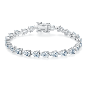 Pulsera de tenis J&C fabricada en plata S925, engastada a mano con diamantes cultivados en laboratorio con corte de pera - 0.5 ct por piedra, color D, claridad VVS - Product Image 1